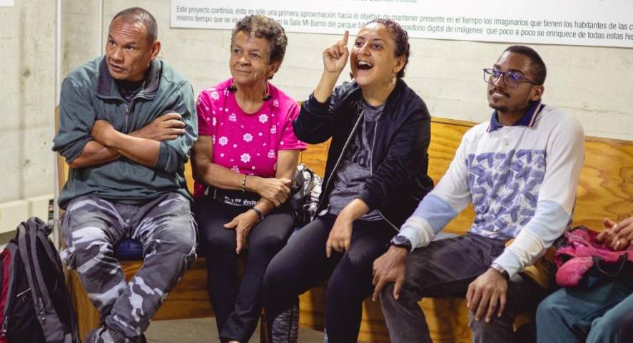 Serie Sonora: La vieja costumbre de leer con las manos